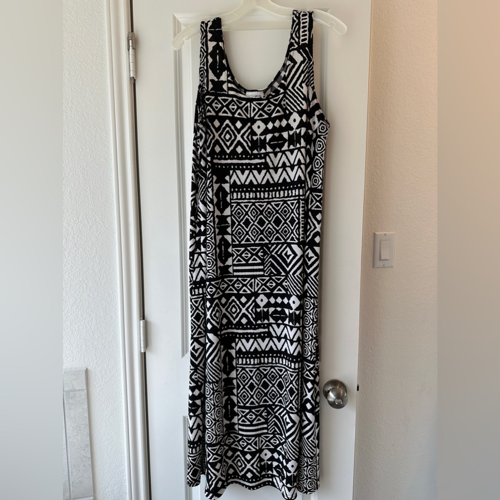 Womens Black White Tribal Print Maxi Dress Sleeveless Boho Chic Summer Flowy